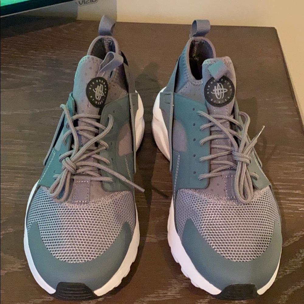 Men’s Nike Tennis Shoes